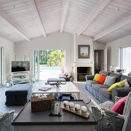 Maison Au Calme En Lisiere De Foret Avec Piscine Chauffee Vila *