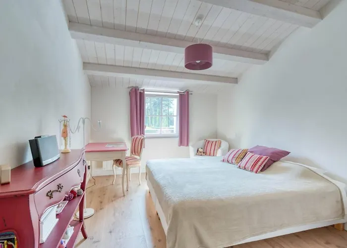 Villa Maison Au Calme En Lisière De Forêt Avec Piscine Chauffée Ars-en-Ré