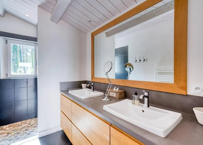 Villa Maison Au Calme En Lisière De Forêt Avec Piscine Chauffée